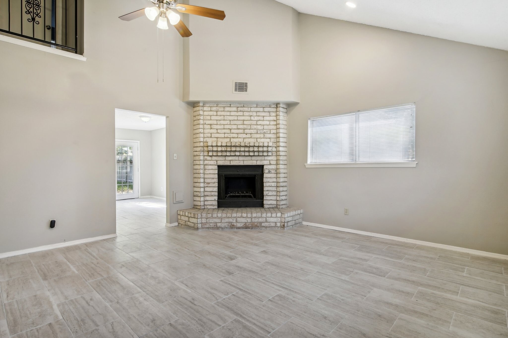 Building Photo - 9414 Crystal Cove Cir