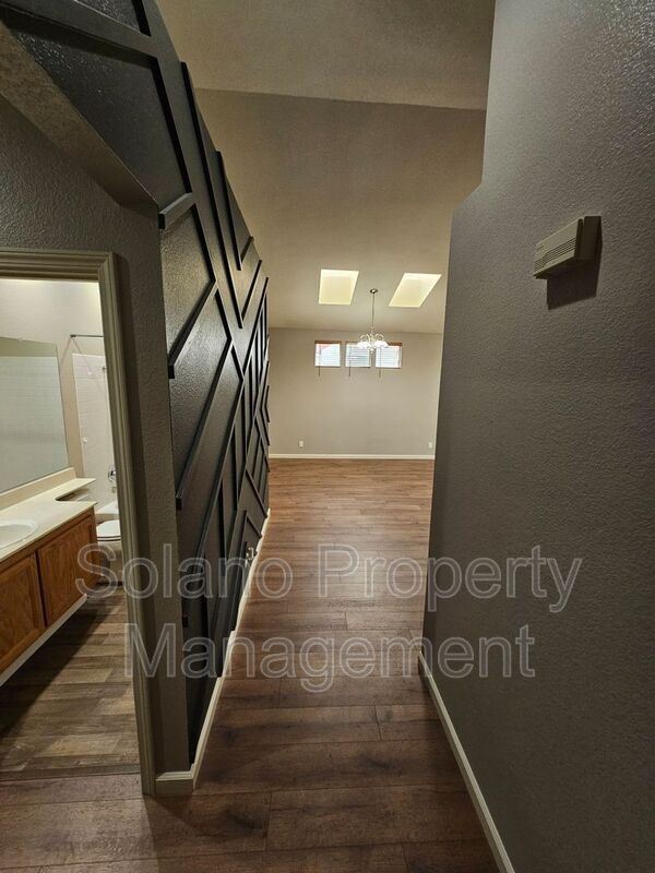 Building Photo - 246 Potrero St