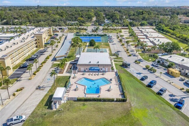 Building Photo - 143 Boca Ciega Point Blvd N