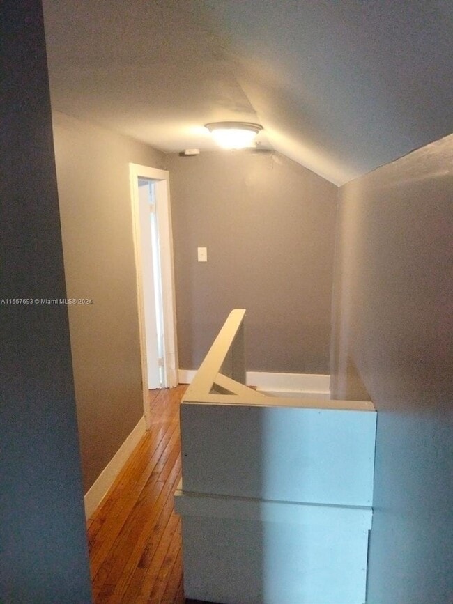 Building Photo - 1494 Iranistan Ave