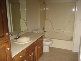 Building Photo - 1010 S Liberty Dr