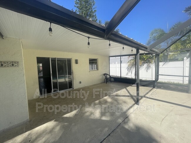 Building Photo - 12733 Gorda Cir E