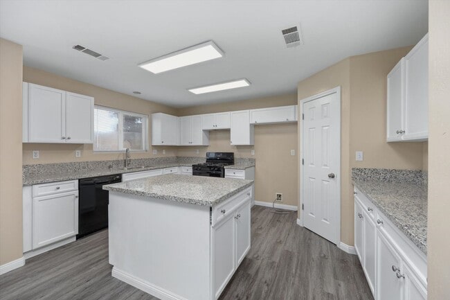 Building Photo - 9612 Pony Mountain Rd