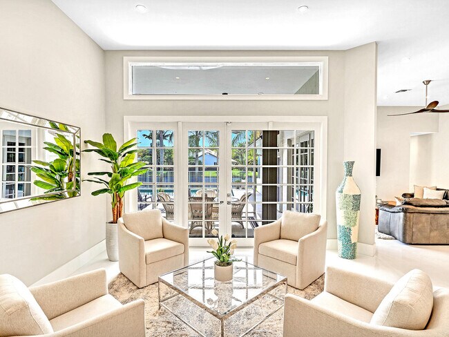 Building Photo - 2788 Hampton Cir W