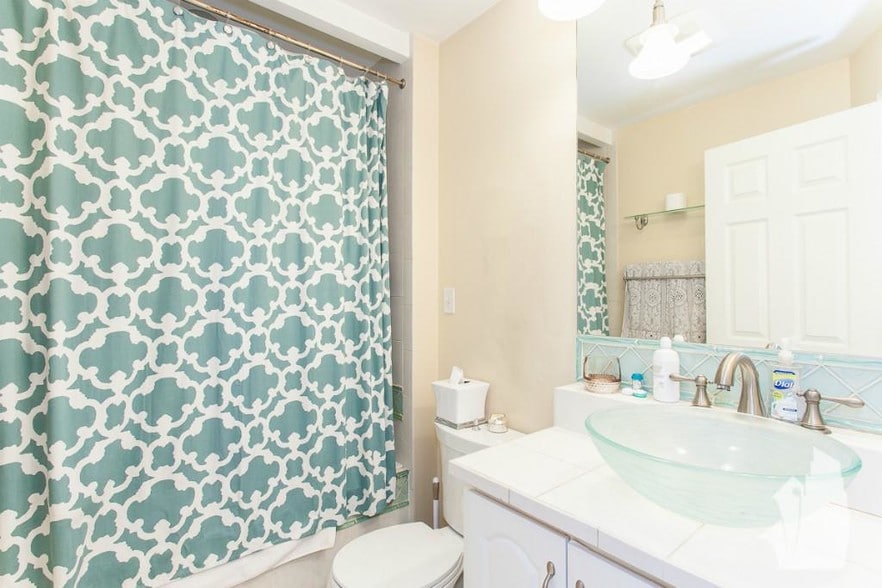 Building Photo - 229 S Peoria St