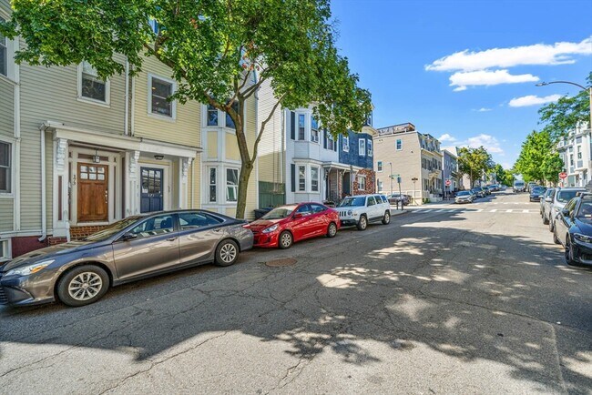 Building Photo - 171 H St