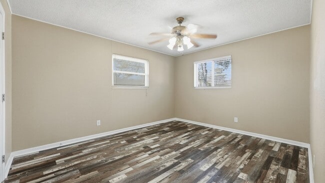 Building Photo - 3 Bedroom Cleveland home