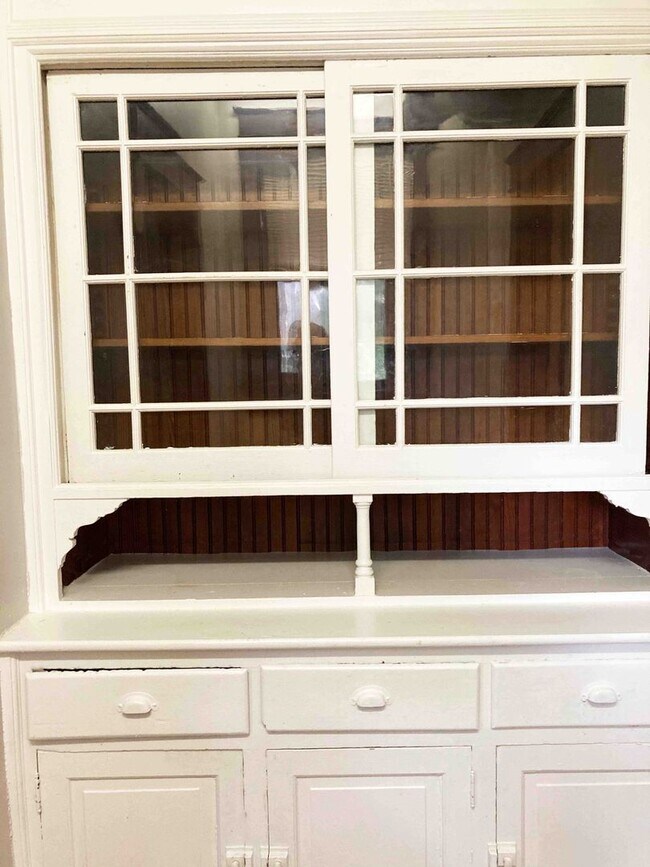 Building Photo - 3241 Jefferson Ave