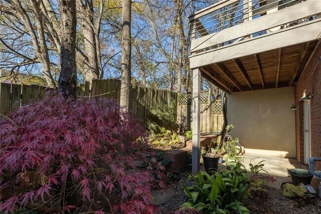 Building Photo - 5 Krog St NE