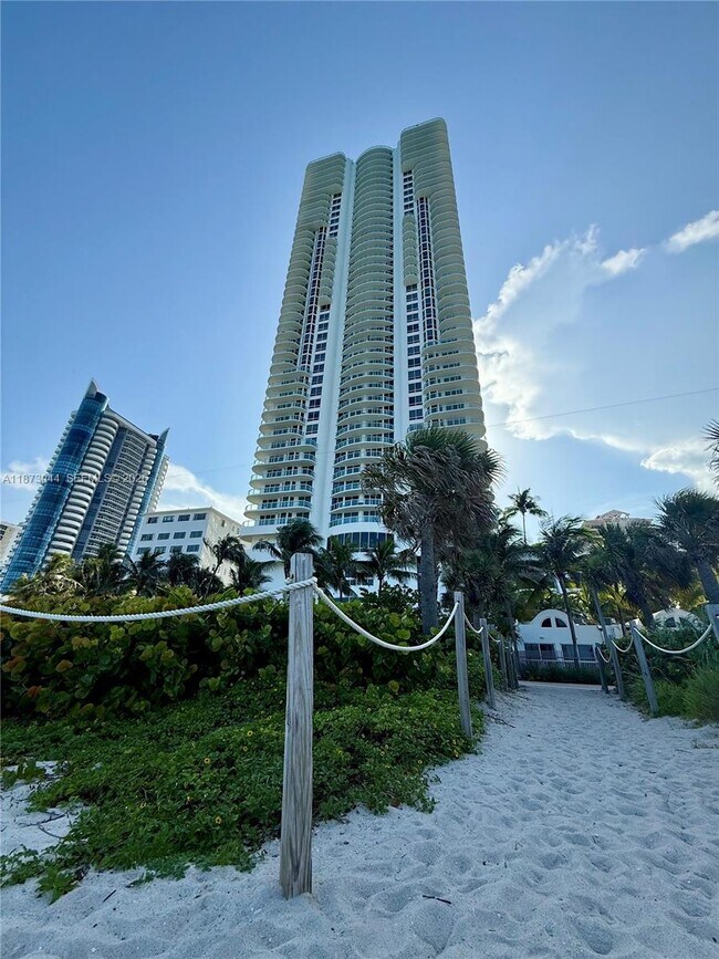 Building Photo - 6365 Collins Ave