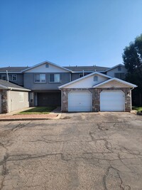 Building Photo - Updated home in Cedar City