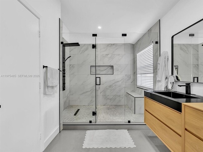 Building Photo - 4962 SW 32nd Way