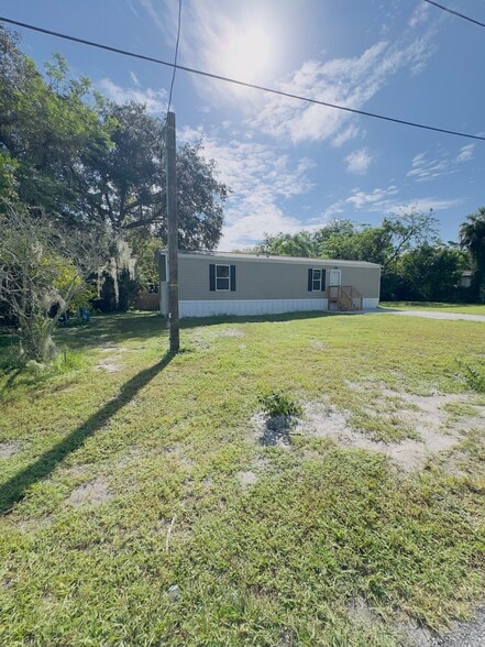 Building Photo - 5149 Bryant Ave