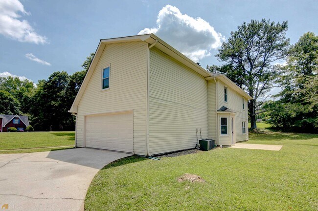 Building Photo - 180 Fairfield Cir