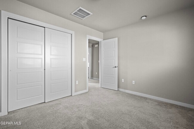 Building Photo - 13900 Villa Vista Ave