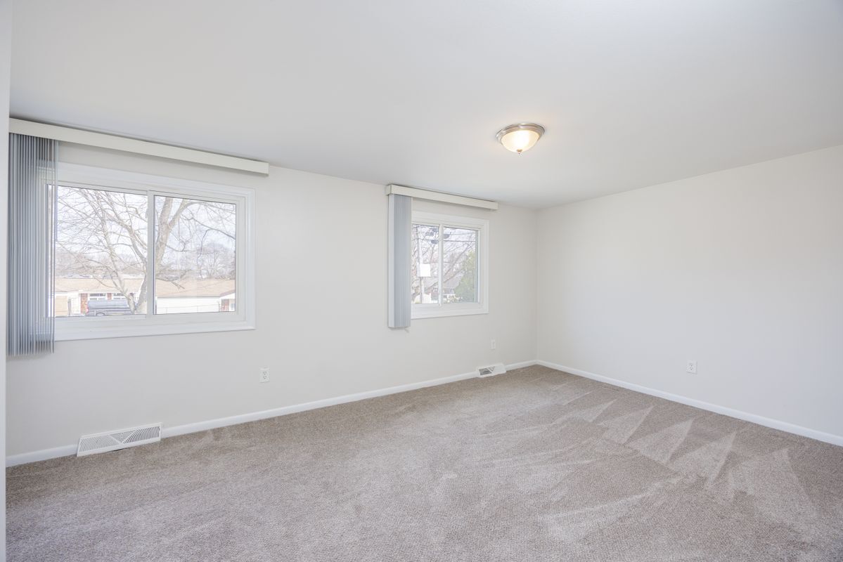 Building Photo - 1717 Nakota Rd