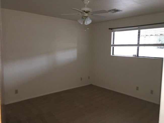 Building Photo - 255 S 200 E