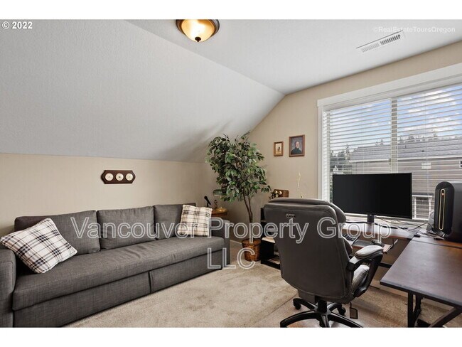 Building Photo - 2707 NE 131st Ct