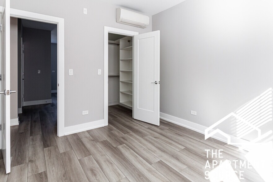 Building Photo - 3939 N Janssen Ave