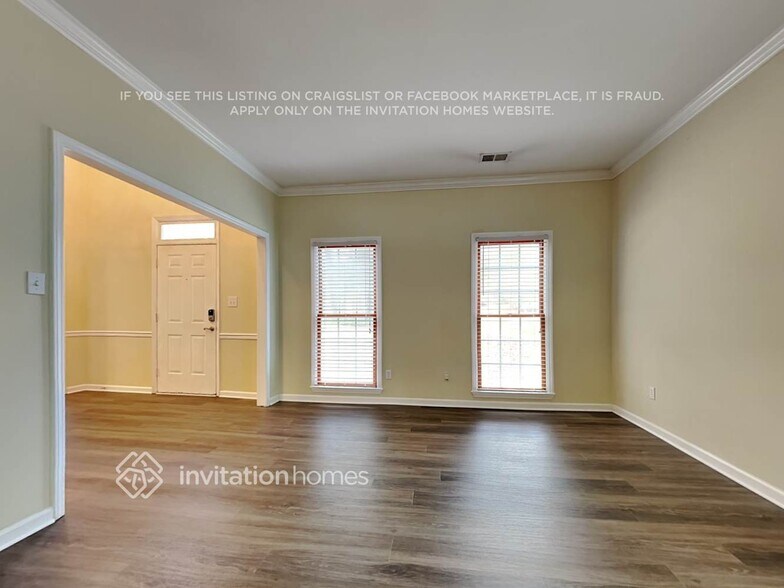 Building Photo - 10621 Northwoods Forest Dr