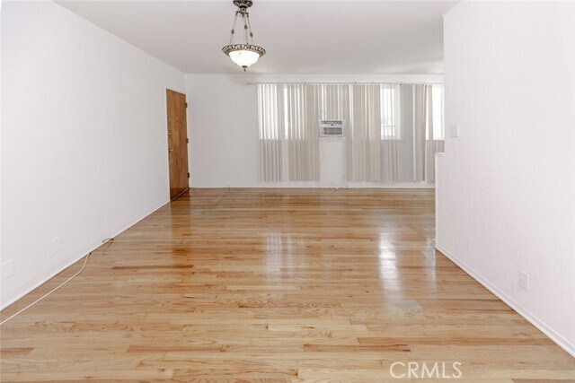 Building Photo - 1217 N Kingsley Dr