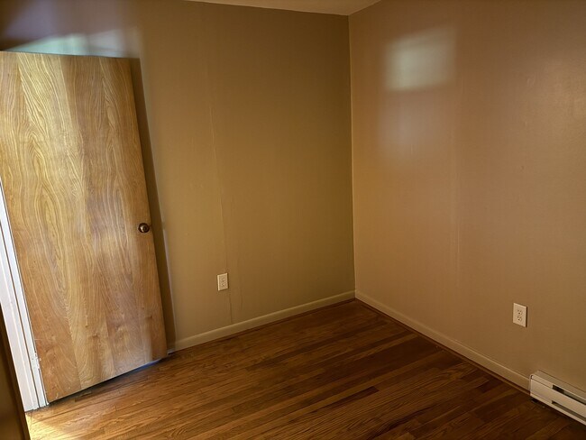 Building Photo - 147 Capperella Dr