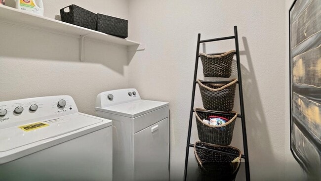 Building Photo - 611 Bluffview Dr.