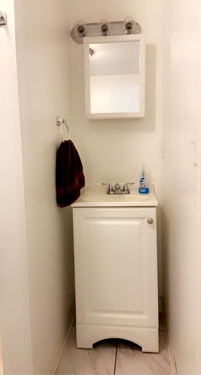Bathroom vanity - 16208 E Kingside Dr
