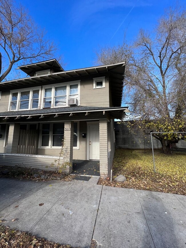 Building Photo - H301