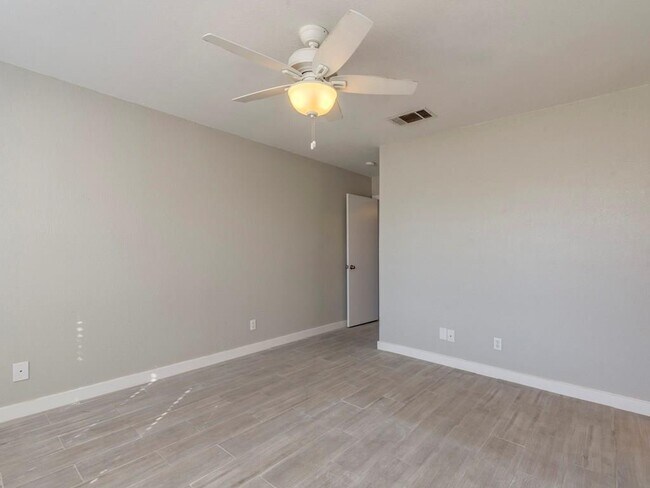 Building Photo - 9101 Japonica Ct