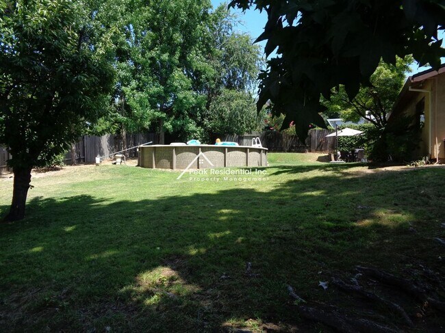 Building Photo - Wonderful Orangevale 3bd/2ba Home with Spa...