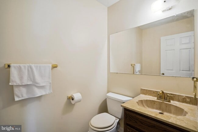 Building Photo - 9708 Locust Hill Dr