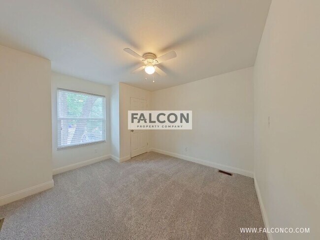 Building Photo - 673 Shooks Ln