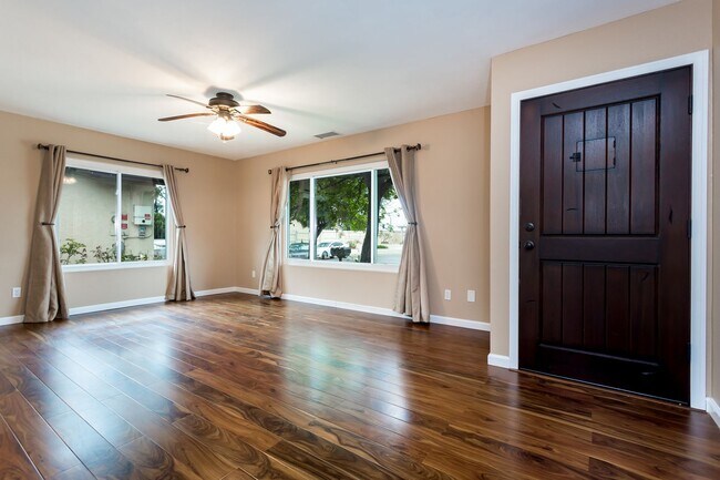 Building Photo - Beautiful Home in Mira Mesa