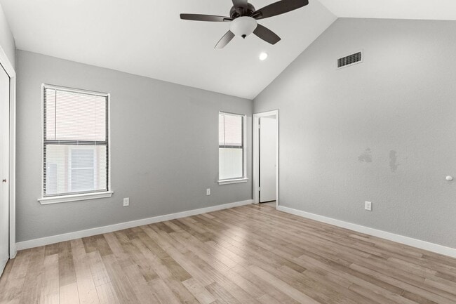 Building Photo - 109 Campfire Cir