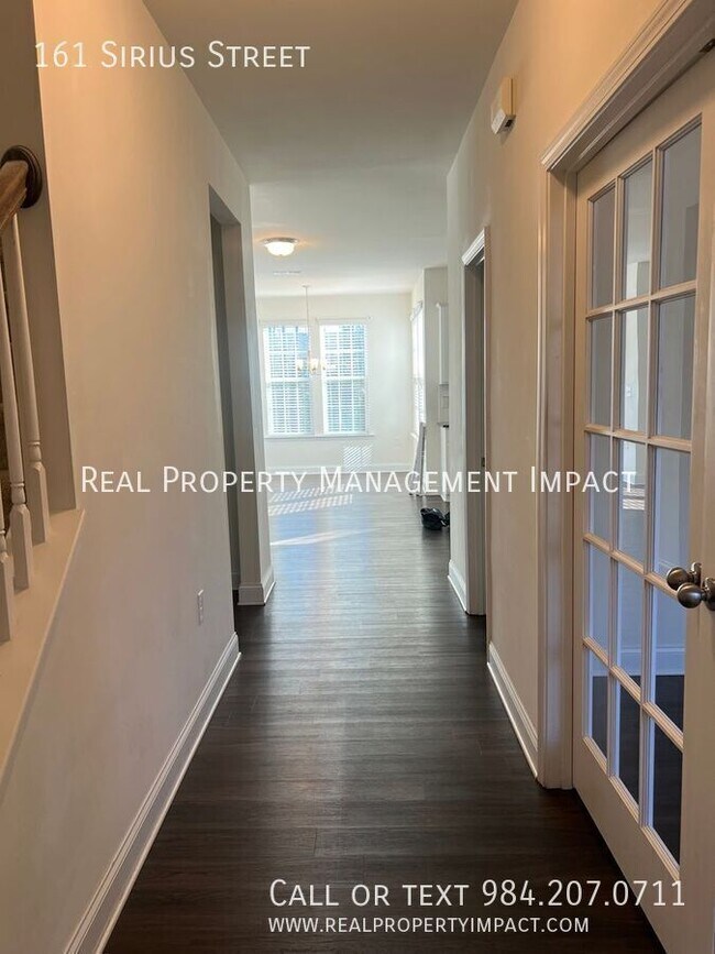 Building Photo - 161 Sirius St