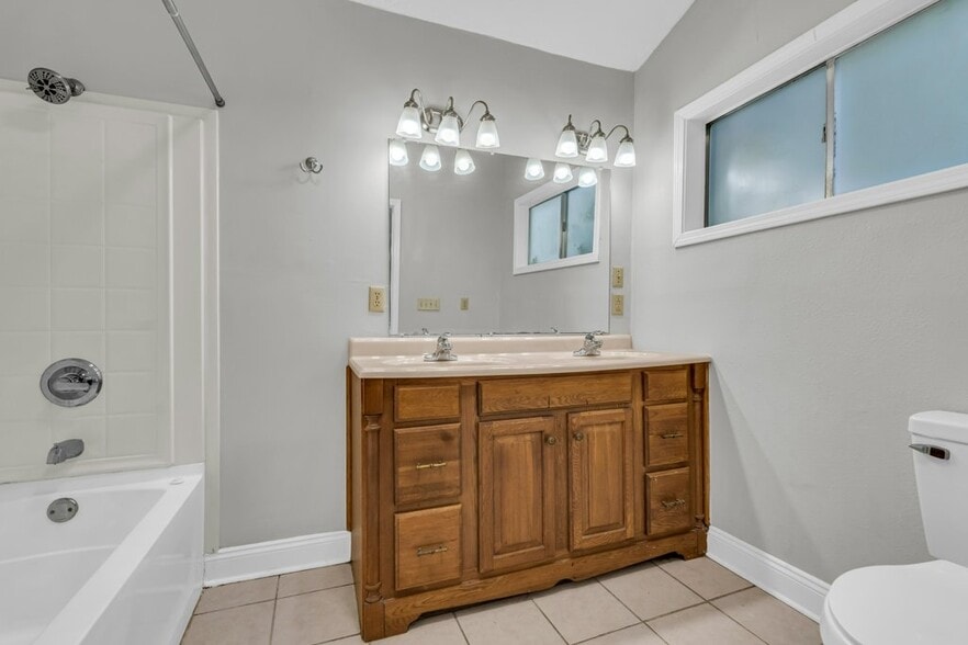 Building Photo - 1613 Johanna Fairway