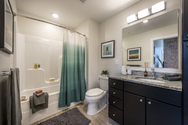 Building Photo - Counting House Lofts I