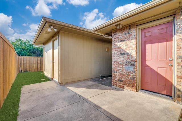 Building Photo - 2400 Guerrero Dr