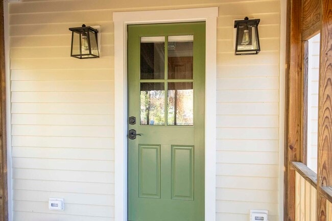 Building Photo - 39 MERRITT Ave