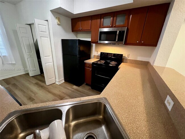 Building Photo - 771 SW 148th Ave