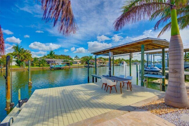 Building Photo - 807 Snug Island