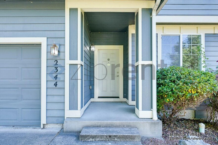 Building Photo - 2344 Pleasanton Ct SE