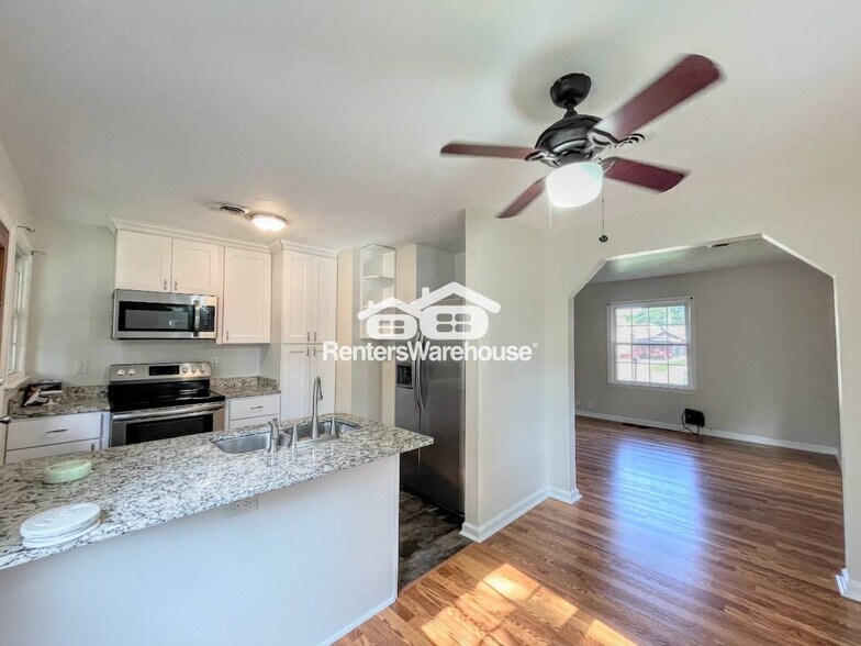Building Photo - 5303 Vick St