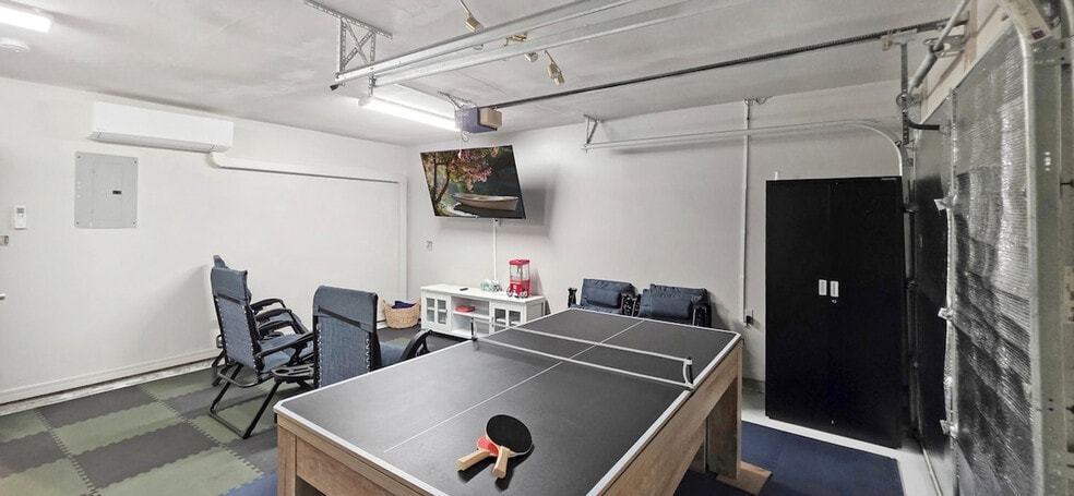 Building Photo - 1805 Irish Hill Dr