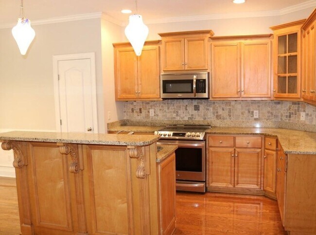 Building Photo - Evans Home * Millshaven Subdivision * Main Floor Primary