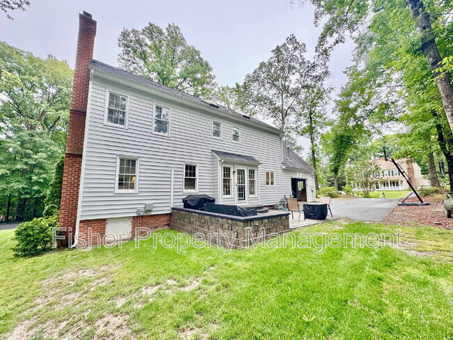 Building Photo - 342 Rossmere Dr