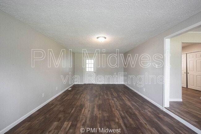 Building Photo - 126 Lewis Dr