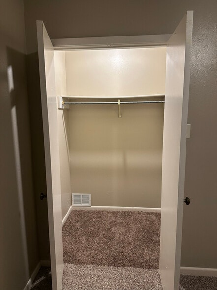 Building Photo - 1427 W Fairmont St