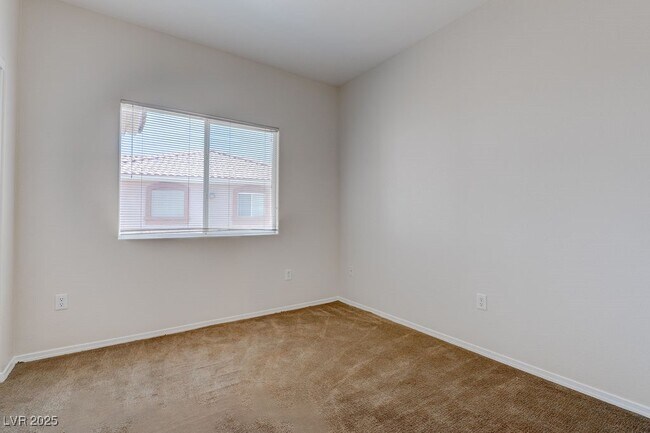 Building Photo - 1050 E Cactus Ave